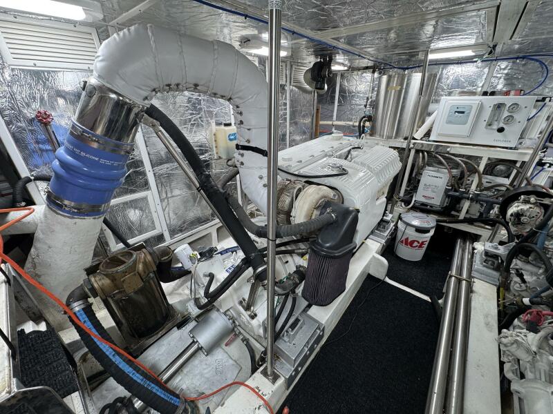 55' 2004 Altima 55 Pilothouse