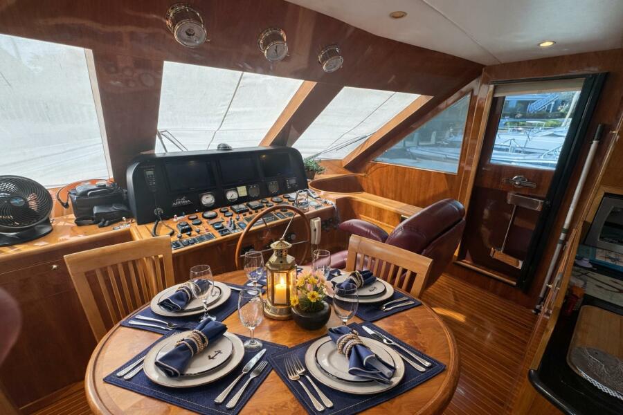 55' 2004 Altima 55 Pilothouse