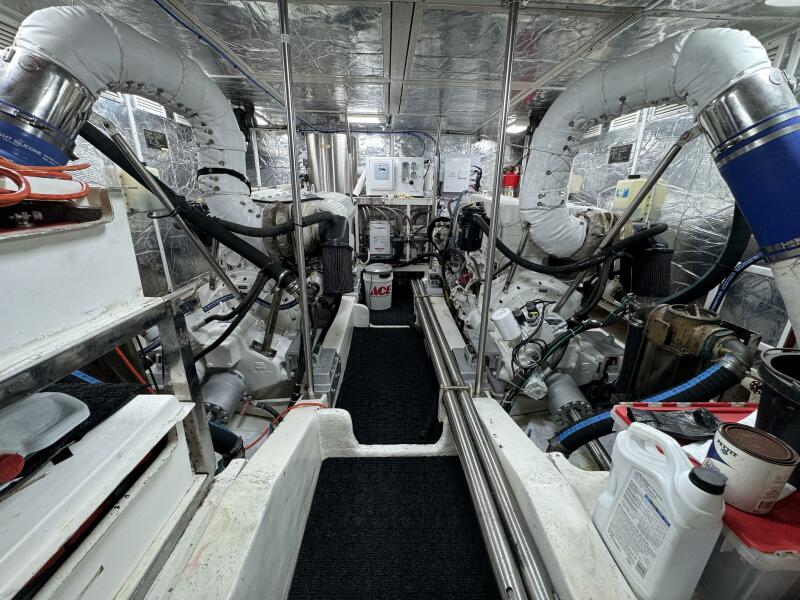 55' 2004 Altima 55 Pilothouse