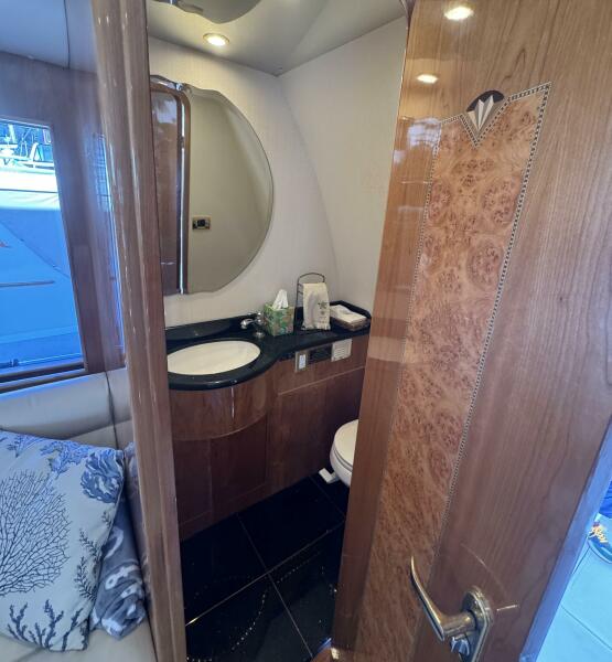 55' 2004 Altima 55 Pilothouse