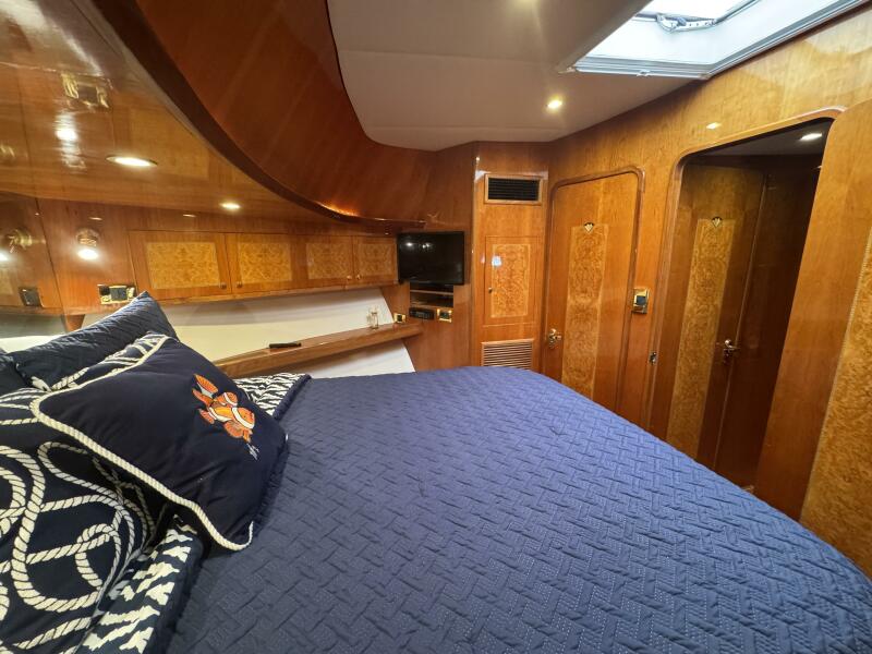 55' 2004 Altima 55 Pilothouse