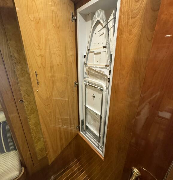 55' 2004 Altima 55 Pilothouse