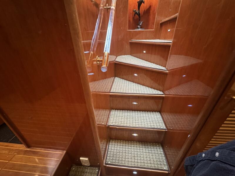 55' 2004 Altima 55 Pilothouse