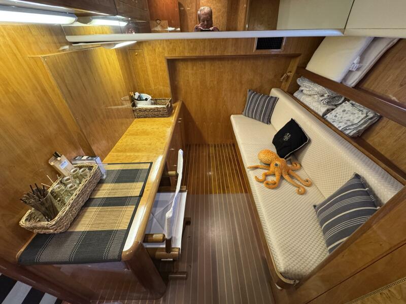 55' 2004 Altima 55 Pilothouse