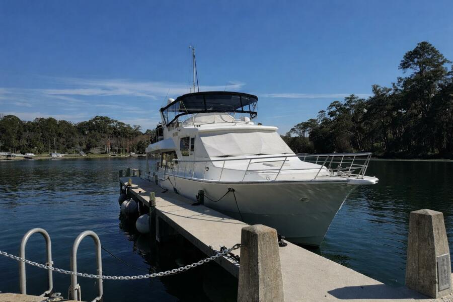 55' 2004 Altima 55 Pilothouse