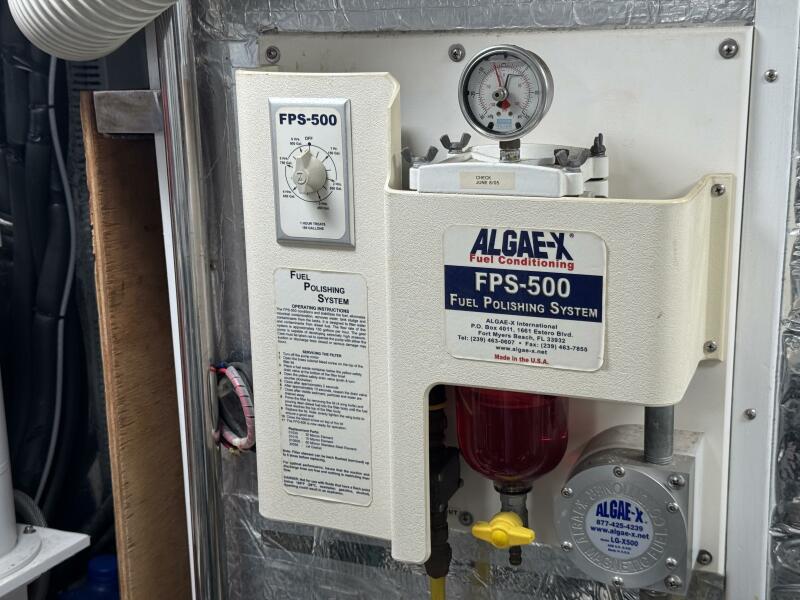 55' 2004 Altima 55 Pilothouse