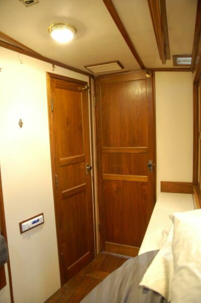 48' 2006 Custom Sprague