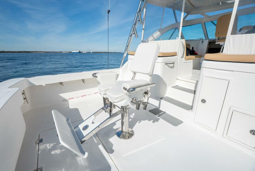 41' 2018 Albemarle 41 Express