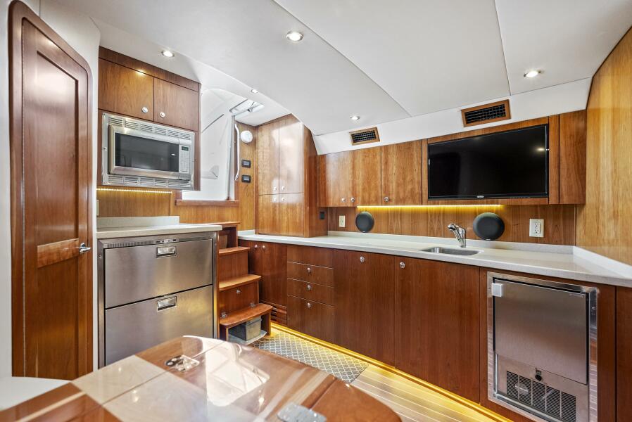 41' 2018 Albemarle 41 Express