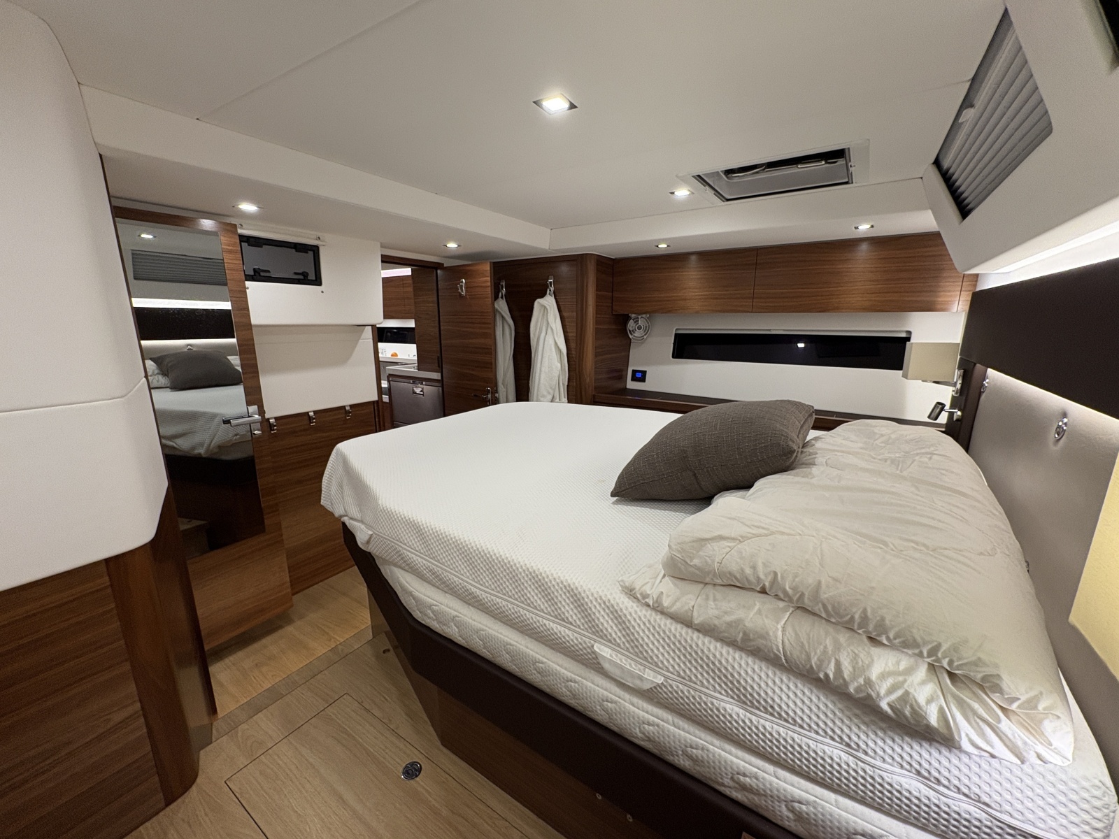 2023 Amel 50 REVIVER VIP cabin