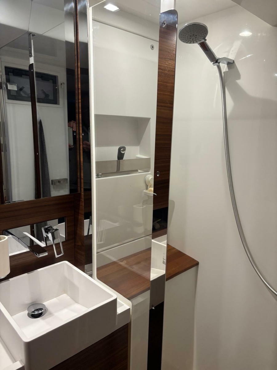 2023 Amel 50 REVIVER head