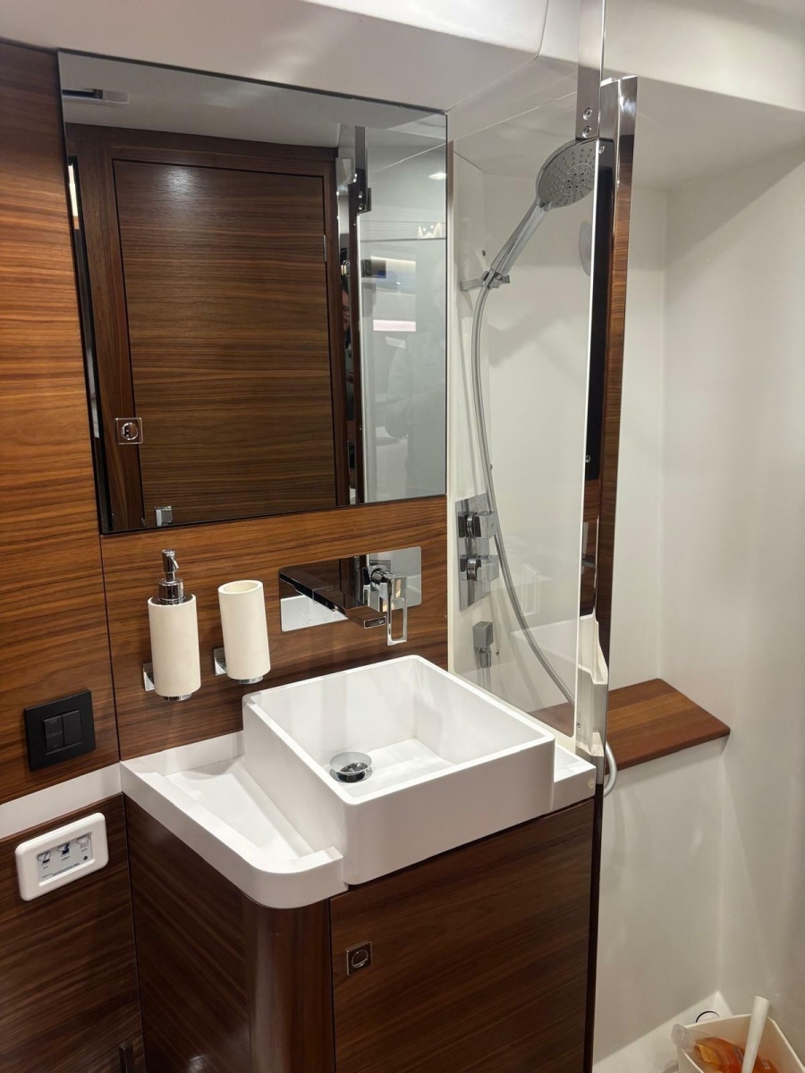 2023 Amel 50 REVIVER head