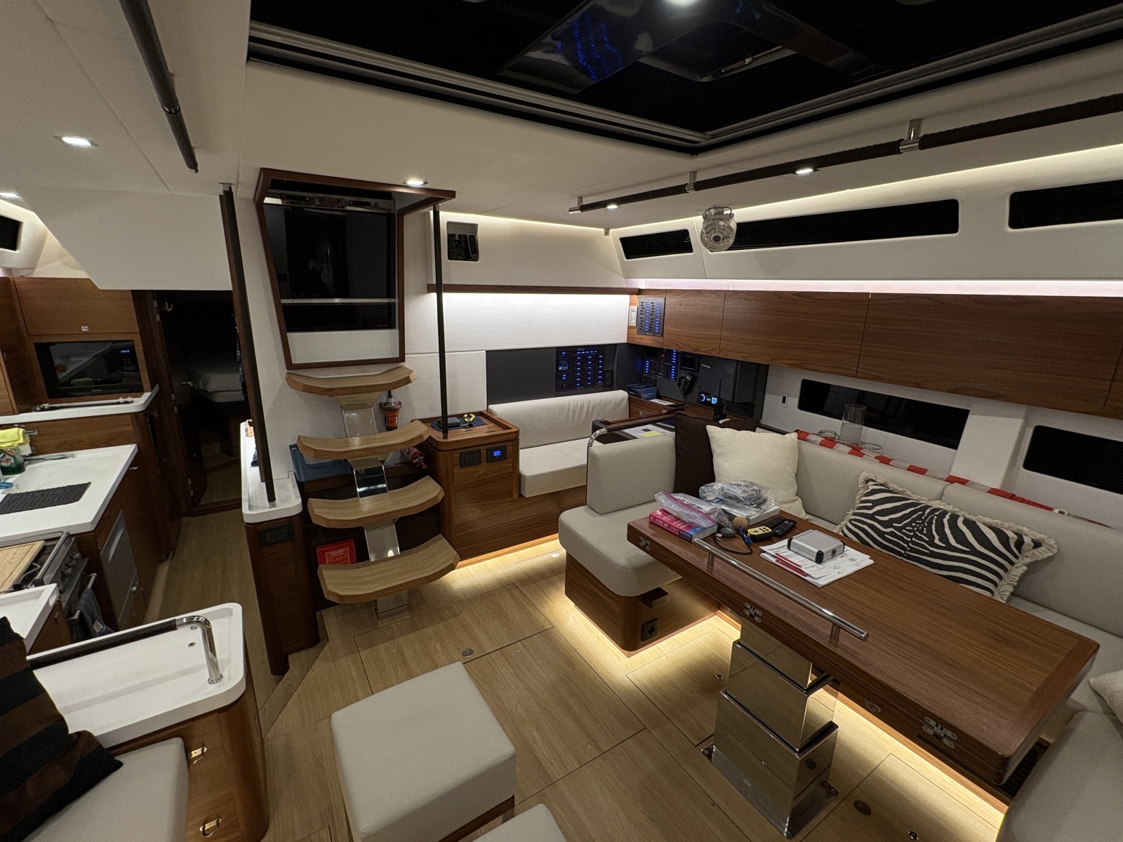 2023 Amel 50 REVIVER salon