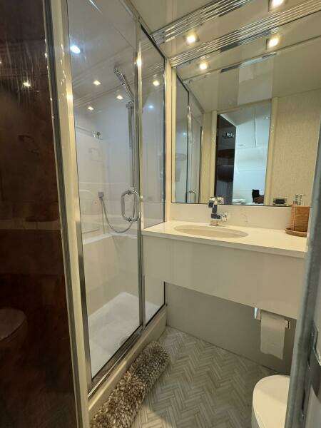 Serendipity 94ft Lazzara Yachts Yacht For Sale