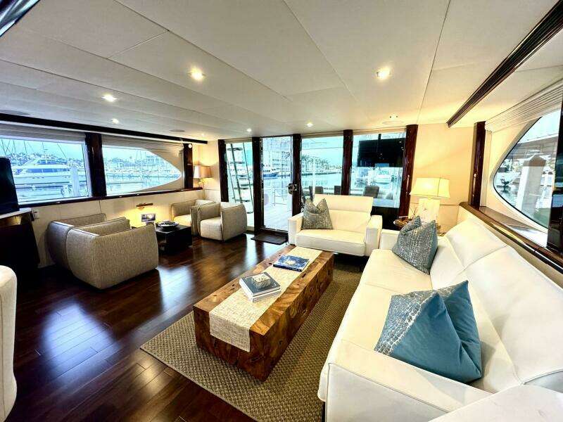 Serendipity 94ft Lazzara Yachts Yacht For Sale