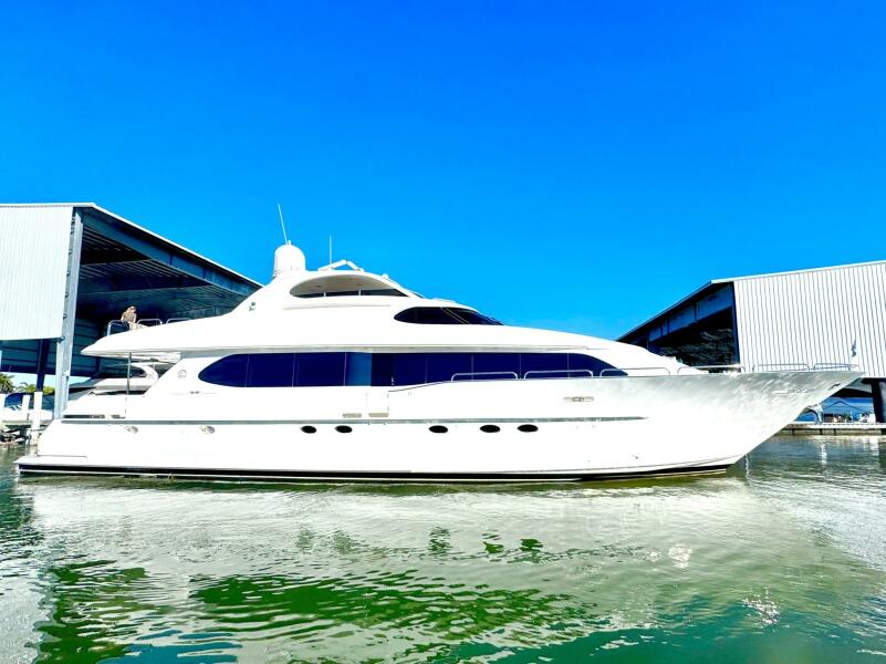 2001 Lazzara 94 Motor Yacht