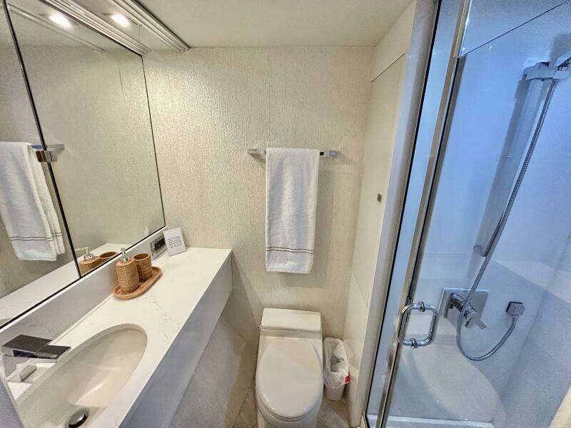 Serendipity 94ft Lazzara Yachts Yacht For Sale