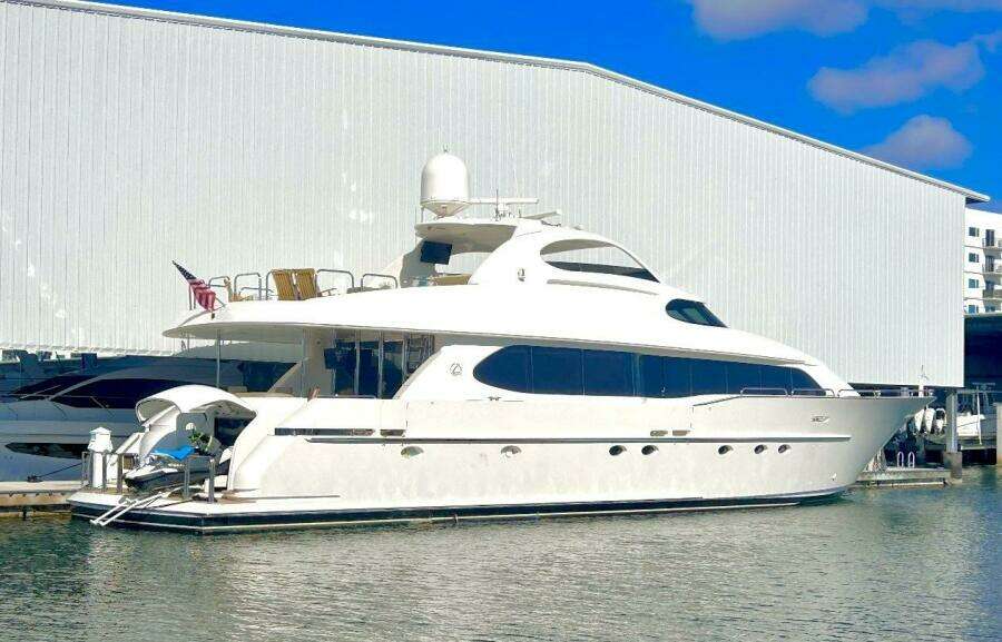 Serendipity 94ft Lazzara Yachts Yacht For Sale
