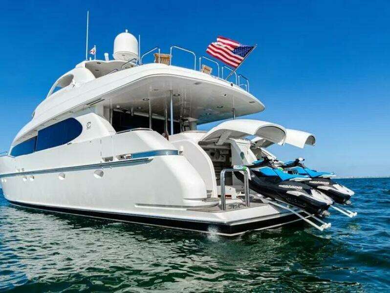 Serendipity 94ft Lazzara Yachts Yacht For Sale