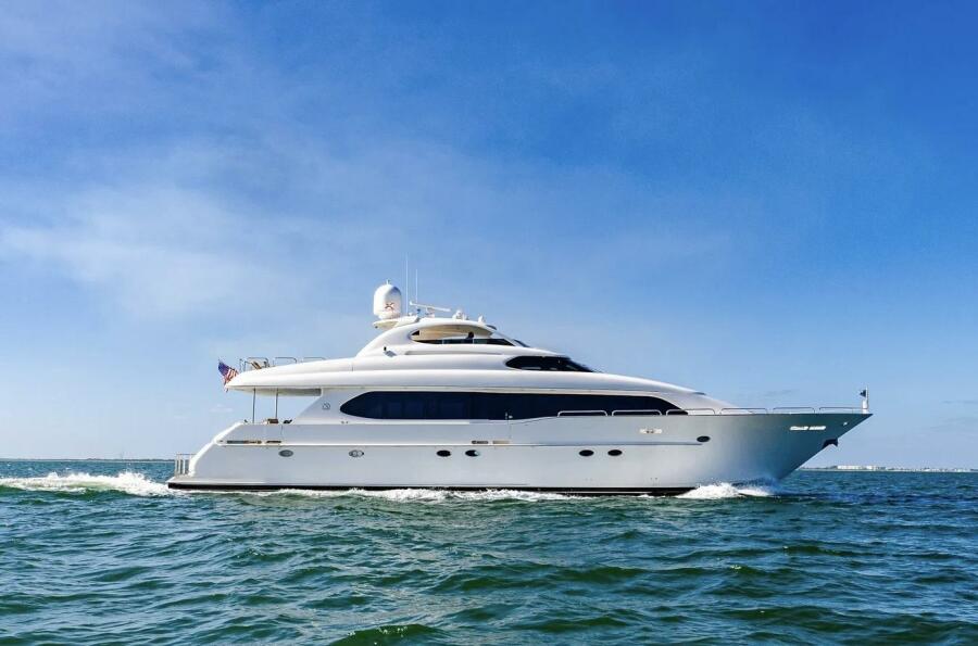 2001 Lazzara 94 Motor Yacht