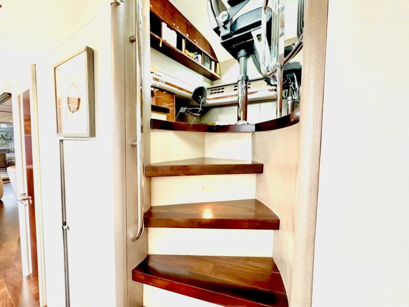 94' 2001 Lazzara Yachts 94 Motor Yacht