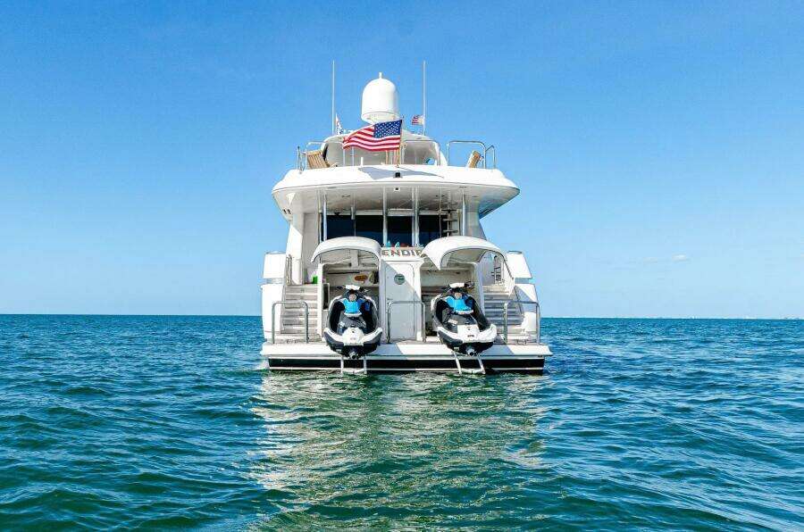 Serendipity 94ft Lazzara Yachts Yacht For Sale