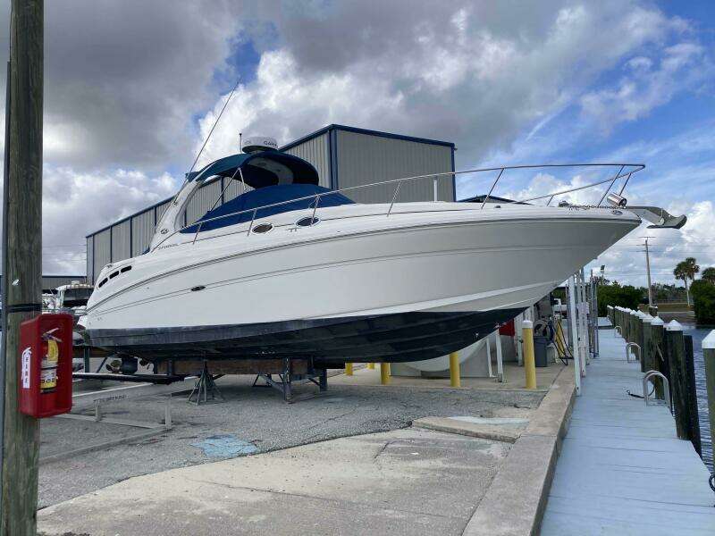 Island Girl 30ft Sea Ray Yacht For Sale