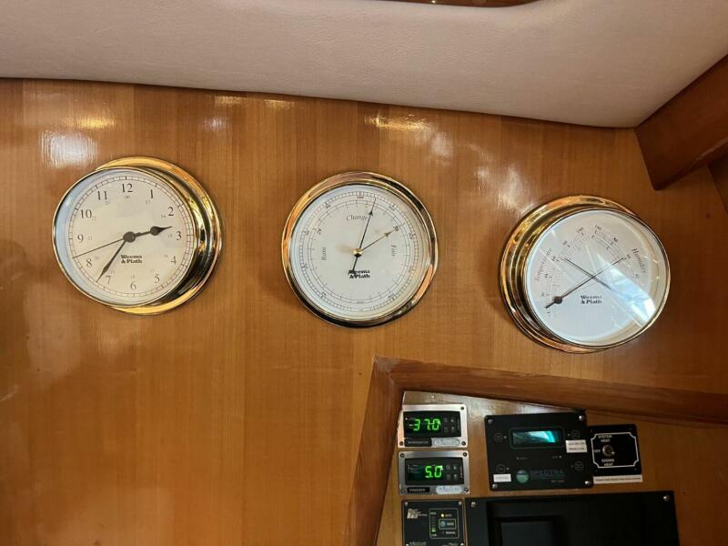 44' 2000 Outbound 44