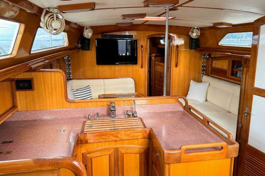 44ft Outbound Yacht For Sale