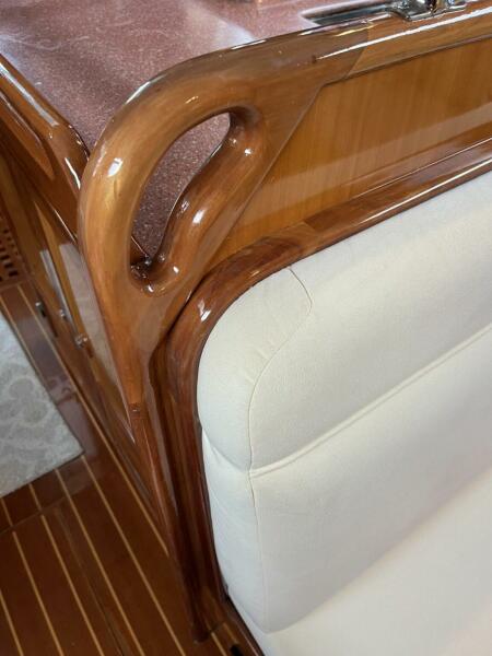 44' 2000 Outbound 44