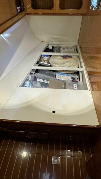 44' 2000 Outbound 44