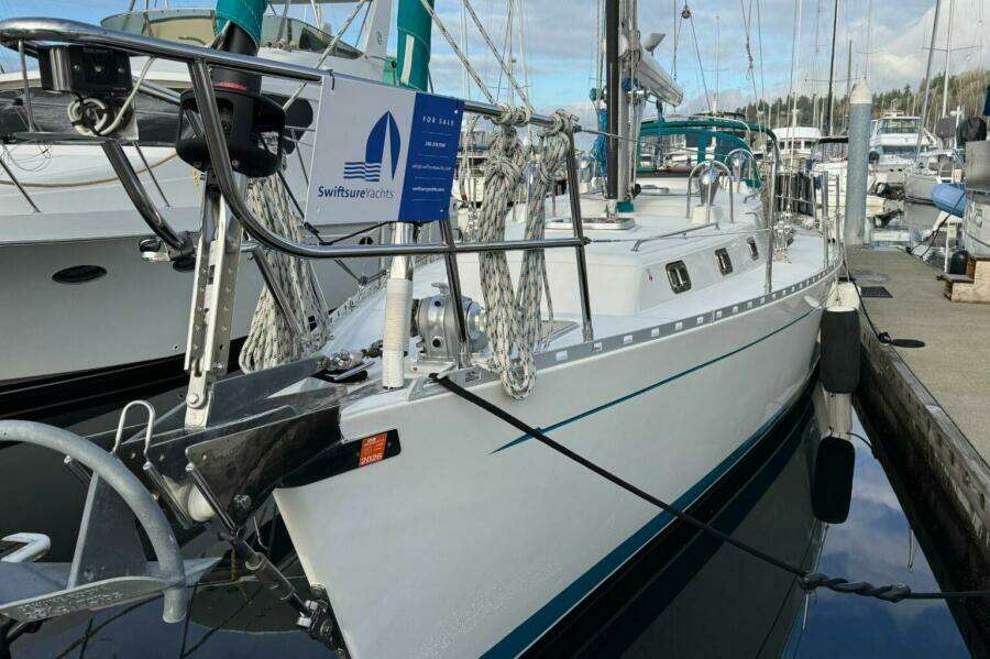 44ft Outbound Yacht For Sale