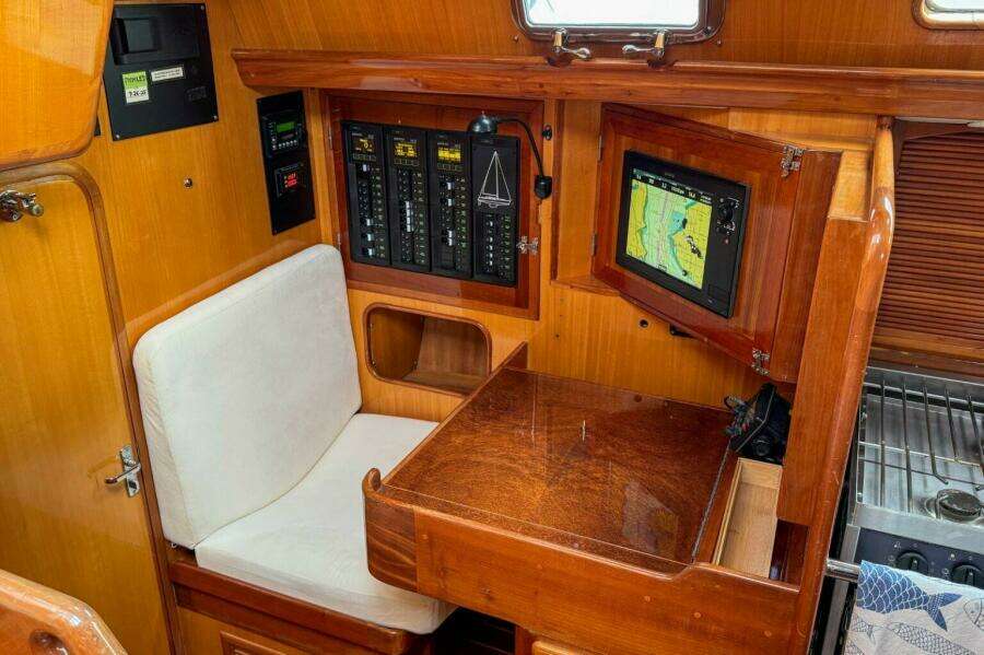 44ft Outbound Yacht For Sale