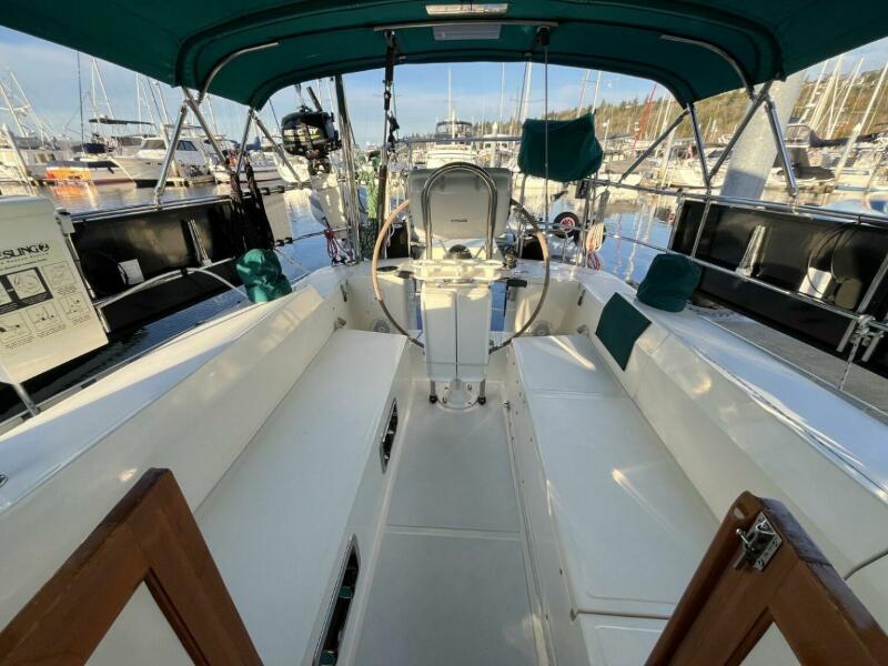 44' 2000 Outbound 44