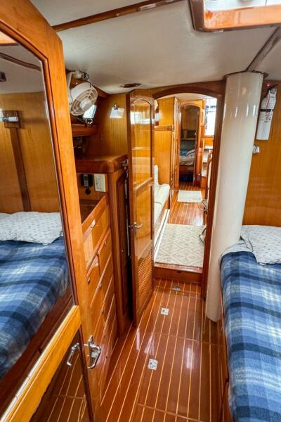 44' 2000 Outbound 44