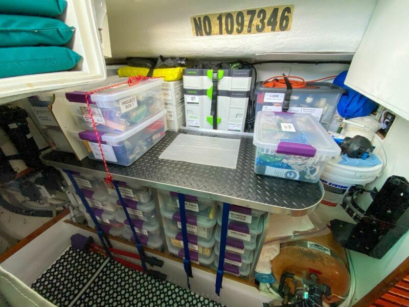 44' 2000 Outbound 44