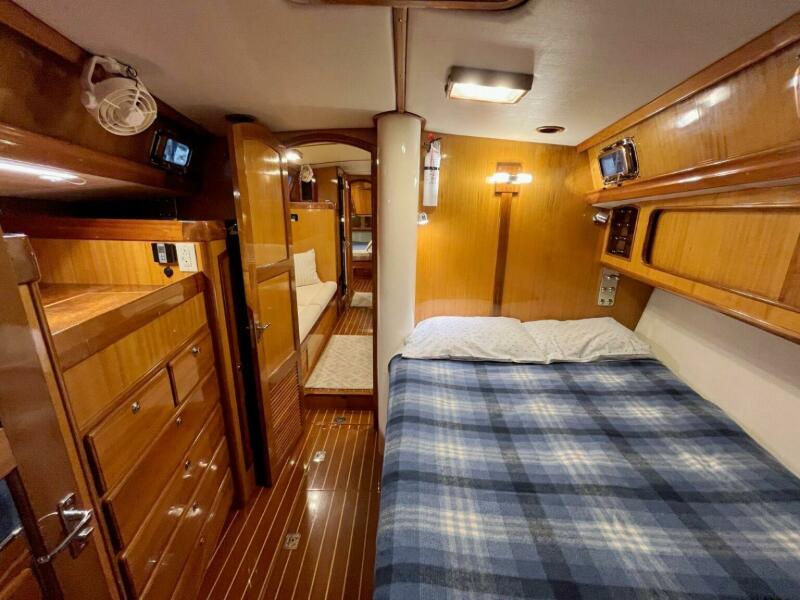 44' 2000 Outbound 44