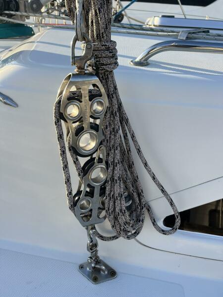 44' 2000 Outbound 44