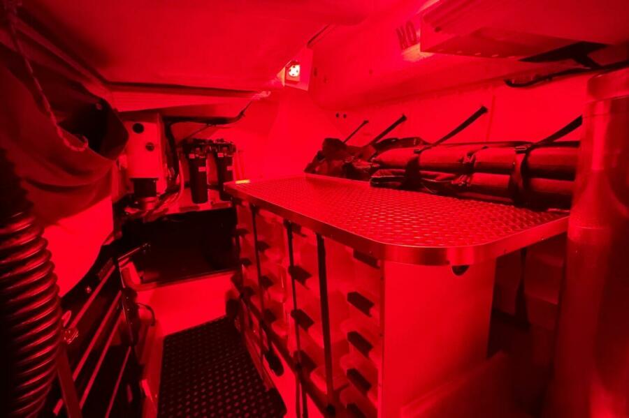 44' 2000 Outbound 44