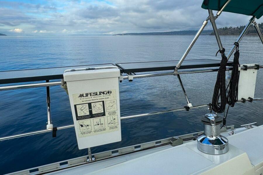 44' 2000 Outbound 44