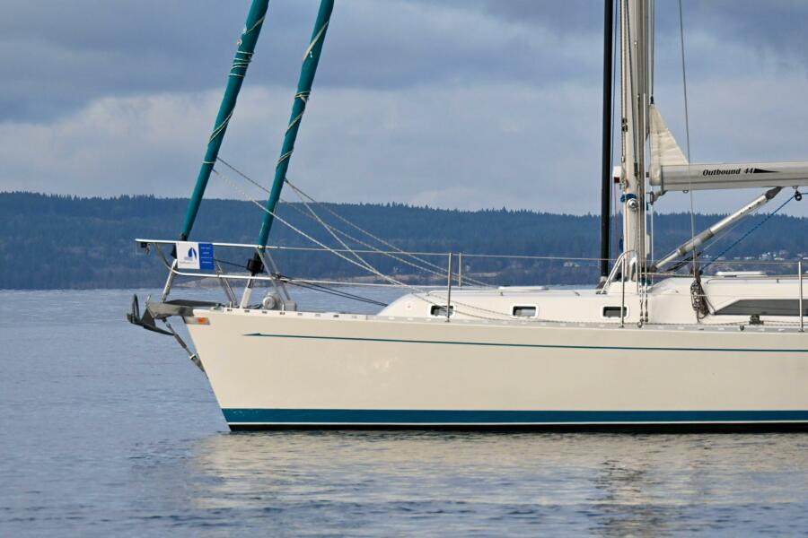 44' 2000 Outbound 44