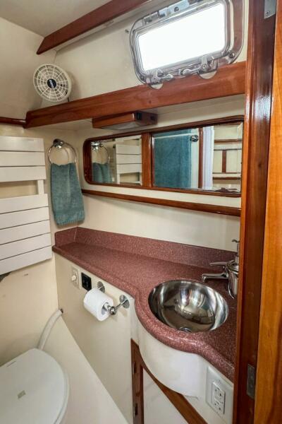 44' 2000 Outbound 44