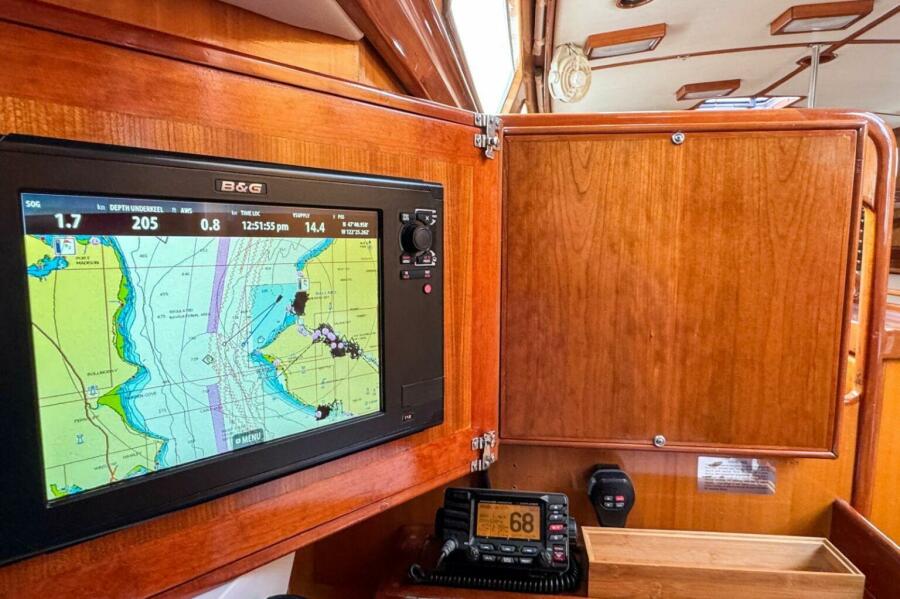 44' 2000 Outbound 44