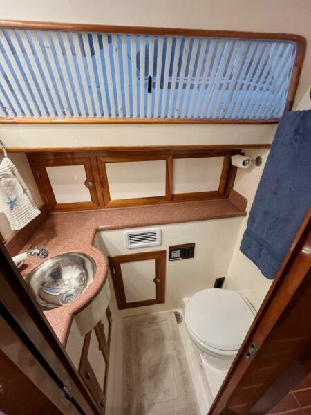 44' 2000 Outbound 44