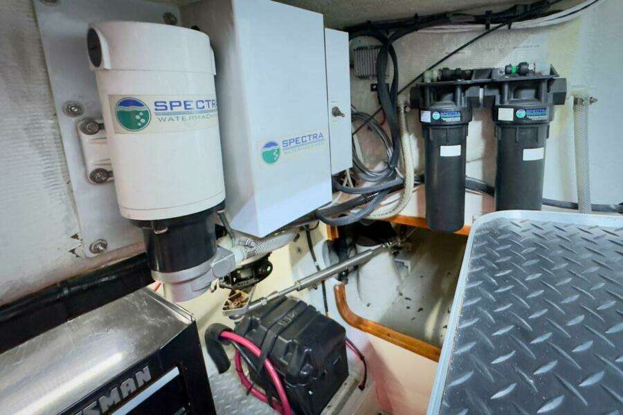 44ft Outbound Yacht For Sale