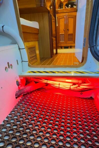 44' 2000 Outbound 44