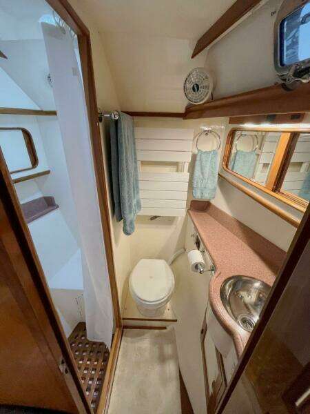 44ft Outbound Yacht For Sale