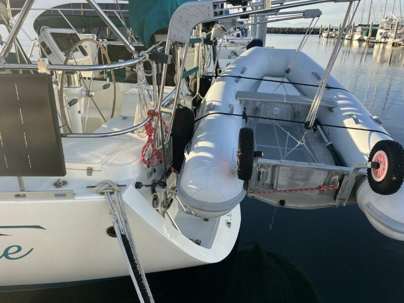 44' 2000 Outbound 44