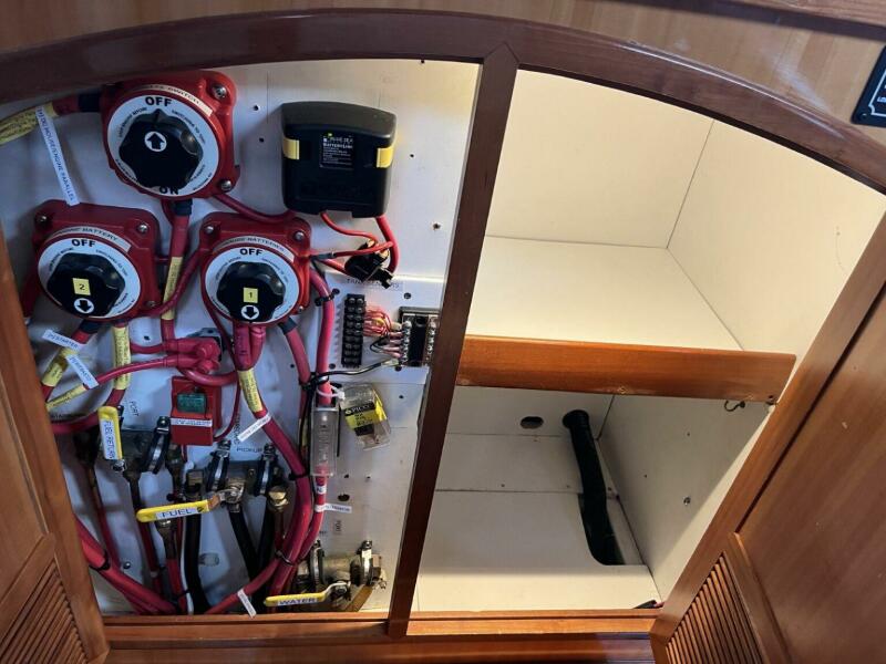 44' 2000 Outbound 44