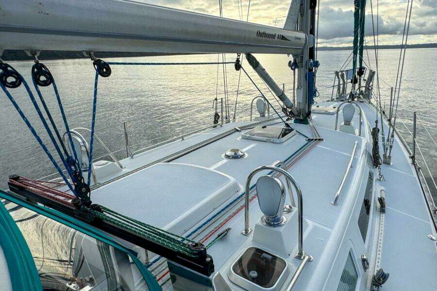 44ft Outbound Yacht For Sale